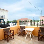 Casa de Férias Spacious 2 Bd Detached House In Kefalonia W Patio Lixúri