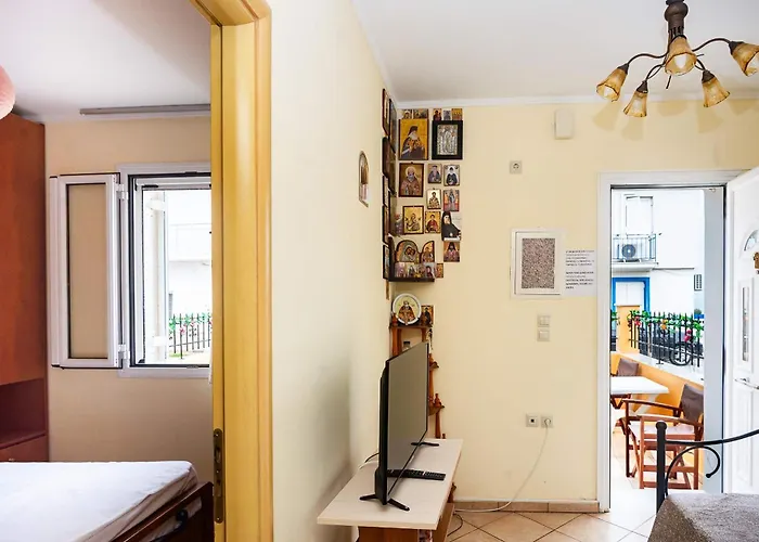 Дом отдыха Spacious 2 Bd Detached House In Kefalonia W Patio Ликсури