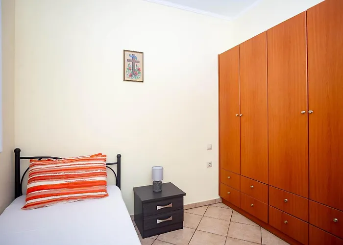 Spacious 2 Bd Detached House In Kefalonia W Patio Дом отдыха *