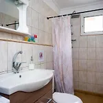 Spacious 2 Bd Detached House In Kefalonia W Patio