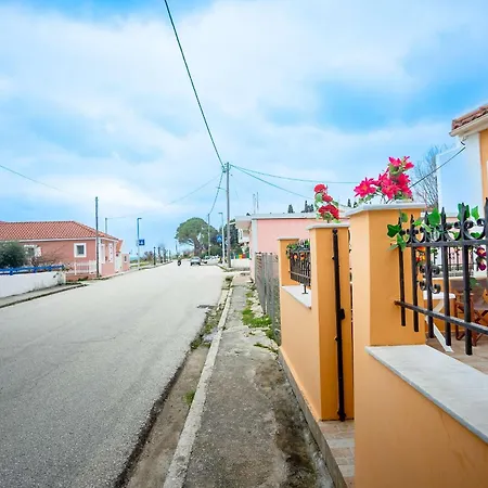 Vakantiehuis Spacious 2 Bd Detached House In Kefalonia W Patio *