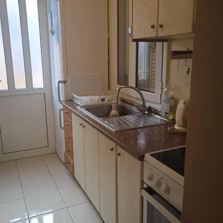 Holiday home μονοκατοικια ανεξαρτητη σε κεντρικο δρομο