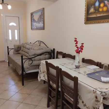 μονοκατοικια ανεξαρτητη σε κεντρικο δρομο * Lixouri