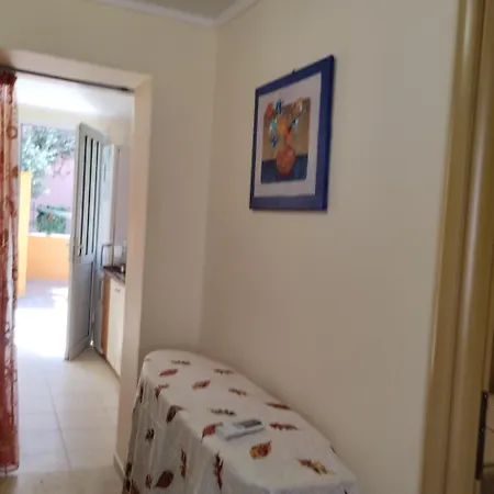 μονοκατοικια ανεξαρτητη σε κεντρικο δρομο Holiday home *