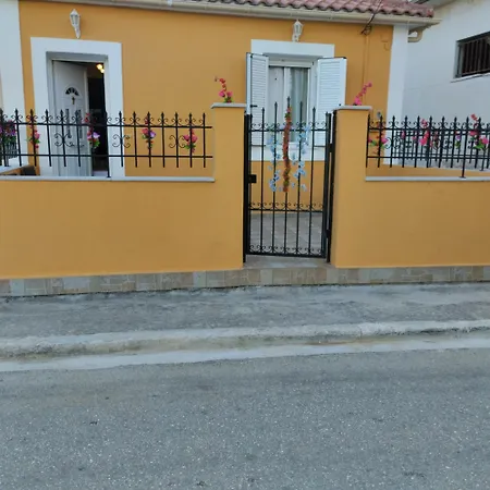 Spacious 2 Bd Detached House In Kefalonia W Patio * ליקסורי