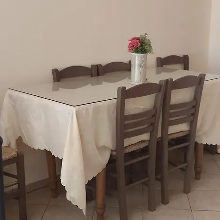 Spacious 2 Bd Detached House In Kefalonia W Patio Casa vacanze *