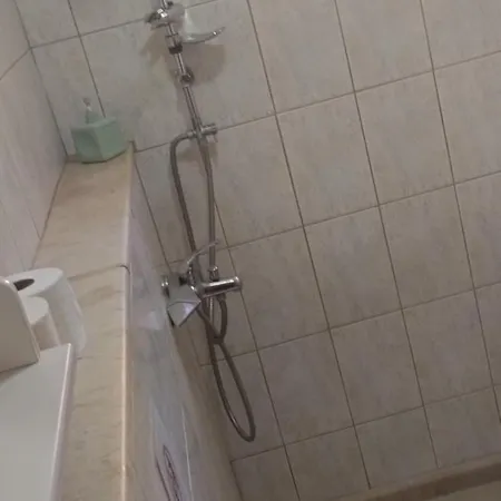 Spacious 2 Bd Detached House In Kefalonia W Patio