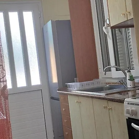 Spacious 2 Bd Detached House In Kefalonia W Patio בית נופש ליקסורי