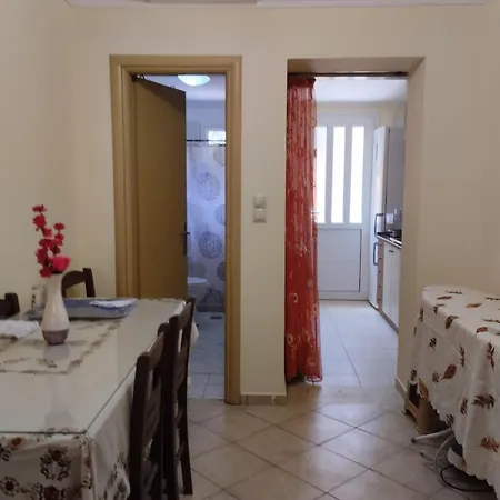 Сasa de vacaciones Spacious 2 Bd Detached House In Kefalonia W Patio Lixouri