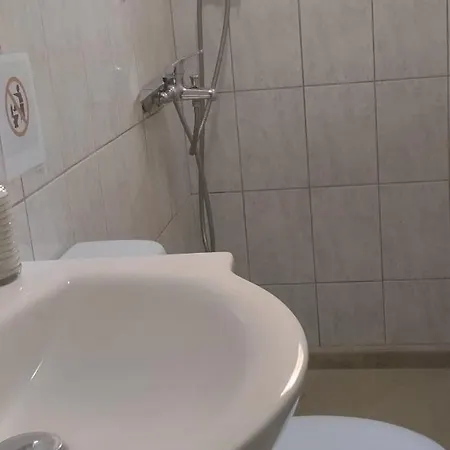 Spacious 2 Bd Detached House In Kefalonia W Patio Сasa de vacaciones