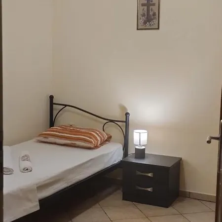 Spacious 2 Bd Detached House In Kefalonia W Patio Lixouri