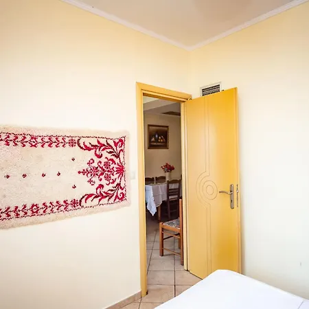 Spacious 2 Bd Detached House In Kefalonia W Patio Сasa de vacaciones *