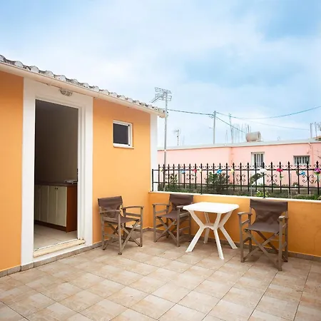 Spacious 2 Bd Detached House In Kefalonia W Patio Сasa de vacaciones