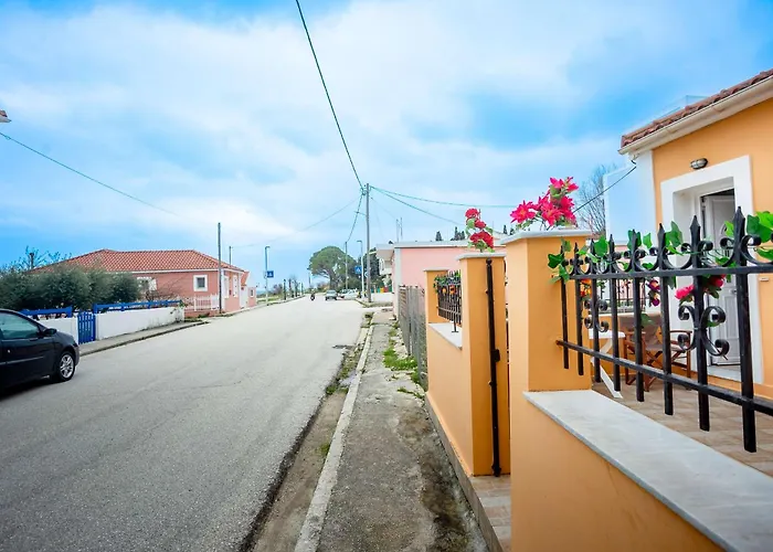 Vakantiehuis Spacious 2 Bd Detached House In Kefalonia W Patio *