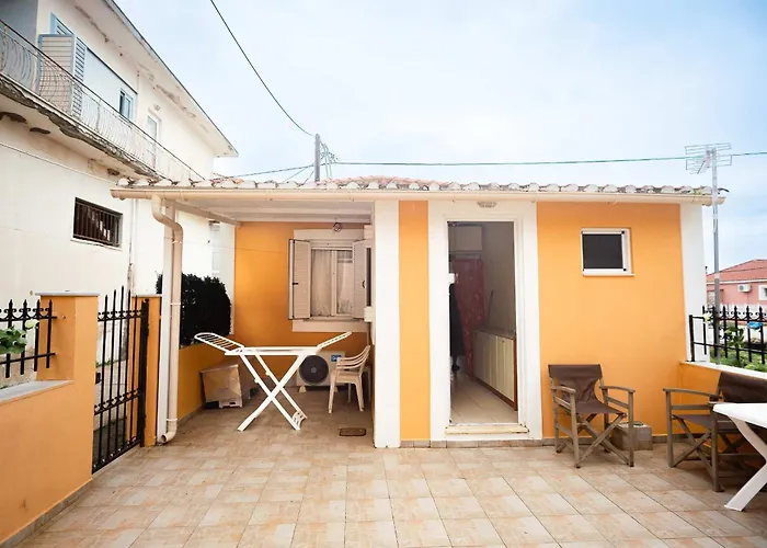 Spacious 2 Bd Detached House In Kefalonia W Patio Vakantiehuis Lixouri